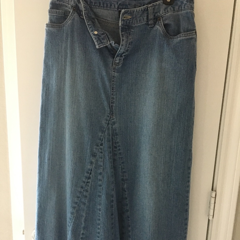 Style & Co denim skirt